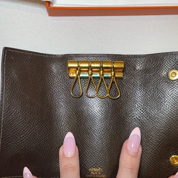 Hermès Black Leather Key Holder with Gold Accents - Picture 2 of 10